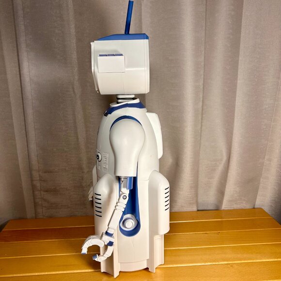 H.E.R.B.I.E. F4 Popcorn Bucket with Straw - Picture 5 of 6